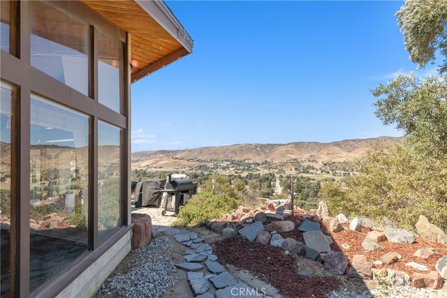 8734 Vientos, Leona Valley, CA 93551