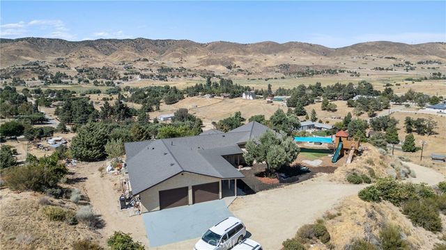 8734 Vientos, Leona Valley, CA 93551