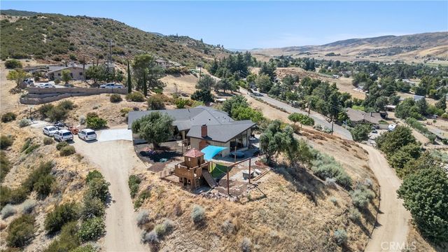 8734 Vientos, Leona Valley, CA 93551