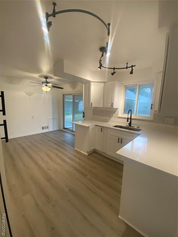 35691 Fairchild Street, Westland, MI 48186