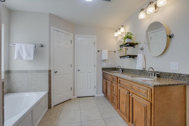 10 Caliche CT, Wimberley, TX 78676