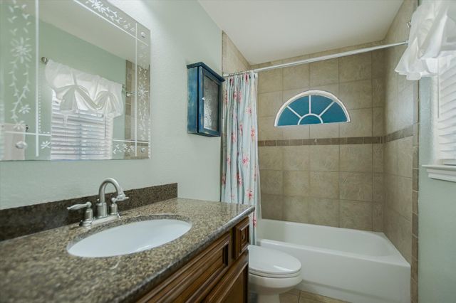 10 Caliche CT, Wimberley, TX 78676