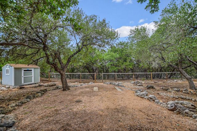 10 Caliche CT, Wimberley, TX 78676