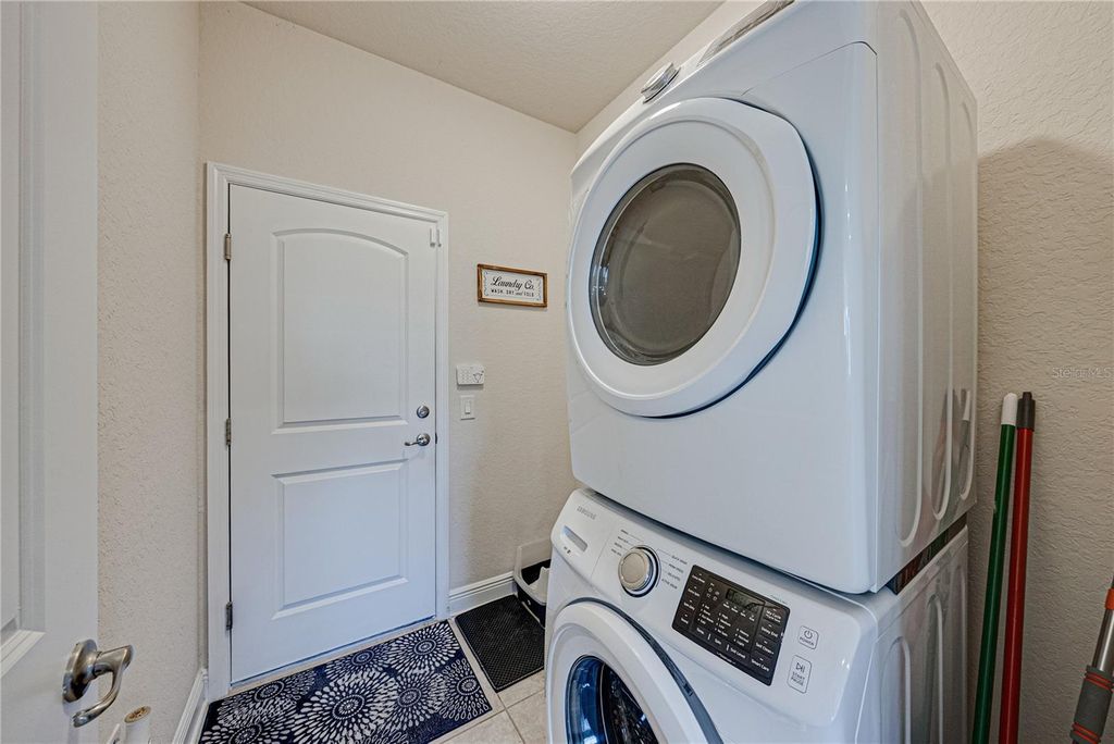 Image 11 of property listing at 4734 LATHLOA LOOP, Lakeland, FL 33811