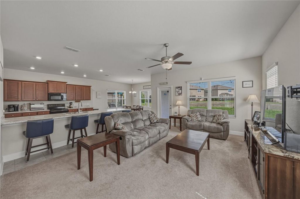 Image 12 of property listing at 4734 LATHLOA LOOP, Lakeland, FL 33811