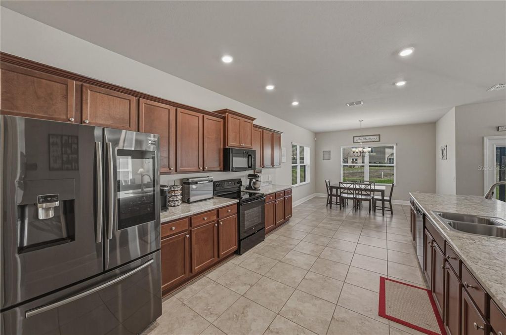 Image 27 of property listing at 4734 LATHLOA LOOP, Lakeland, FL 33811
