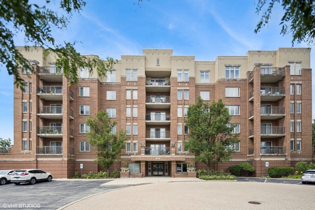 615 Perrie Drive 407, Elk Grove Village, IL 60007