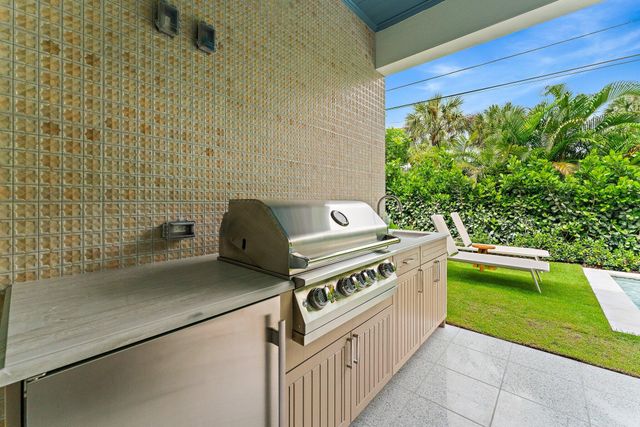 235 Forest Hill Boulevard, West Palm Beach, FL 33405