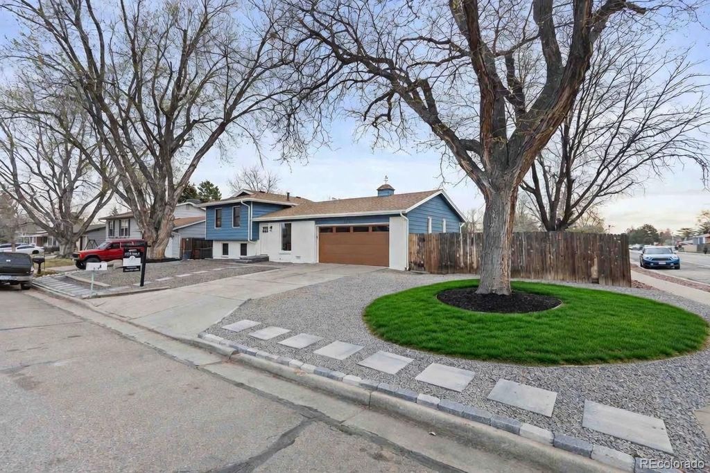 3090 S Hoyt Way, Lakewood, CO 80227