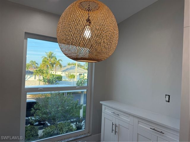 834 Gulf Pavilion DR 204, Naples, FL 34108