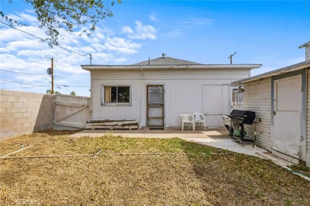 516 Palm Way, Needles, CA 92363