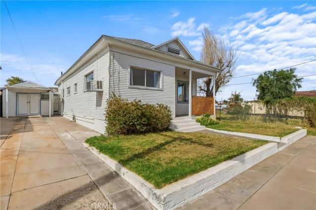 516 Palm Way, Needles, CA 92363