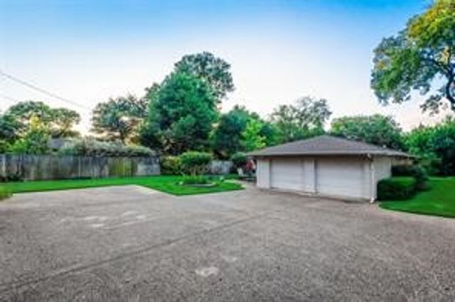 2936 Woodmere Drive, Dallas, TX 75233