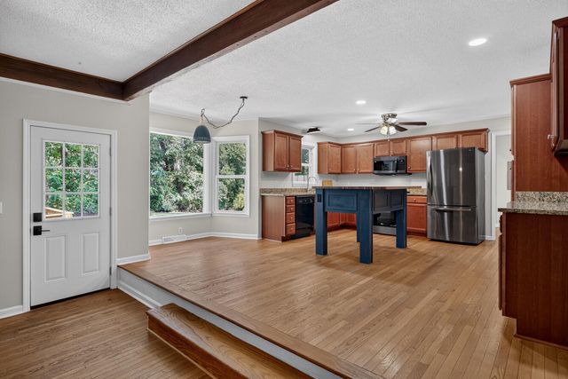 1070 Pine Street, Hanahan, SC 29410