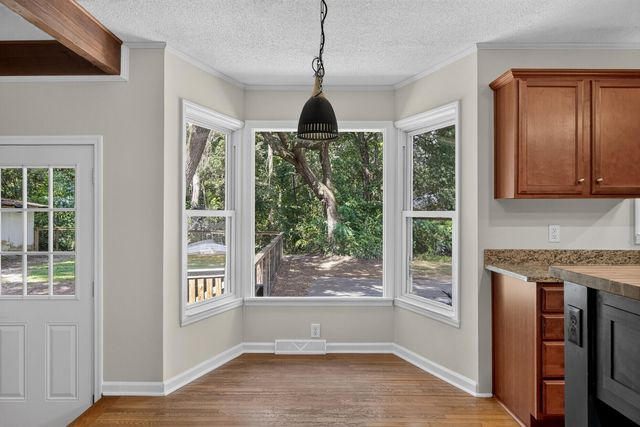 1070 Pine Street, Hanahan, SC 29410