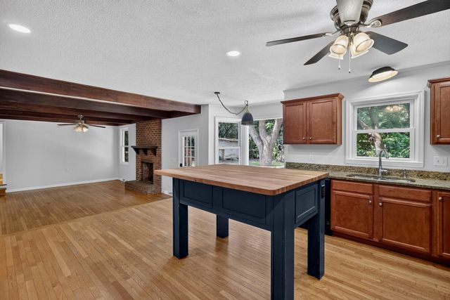 1070 Pine Street, Hanahan, SC 29410
