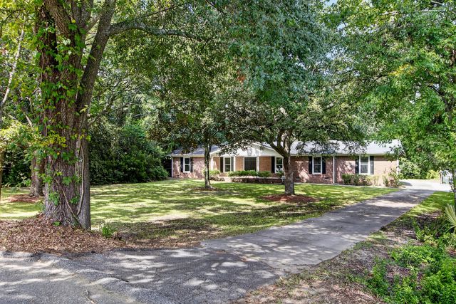 1070 Pine Street, Hanahan, SC 29410
