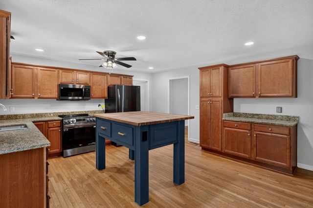 1070 Pine Street, Hanahan, SC 29410