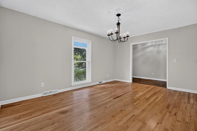 1070 Pine Street, Hanahan, SC 29410
