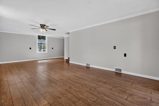 1070 Pine Street, Hanahan, SC 29410