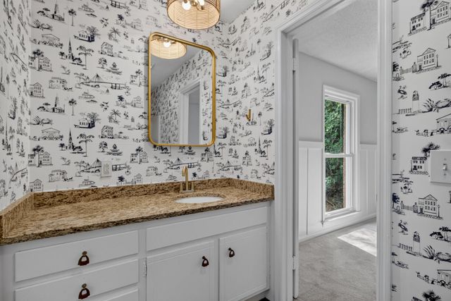 1070 Pine Street, Hanahan, SC 29410