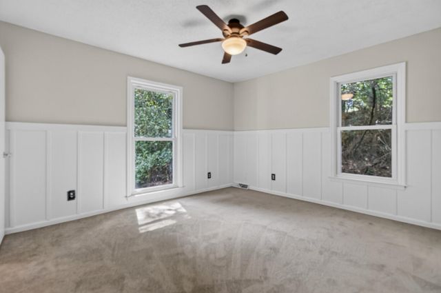 1070 Pine Street, Hanahan, SC 29410