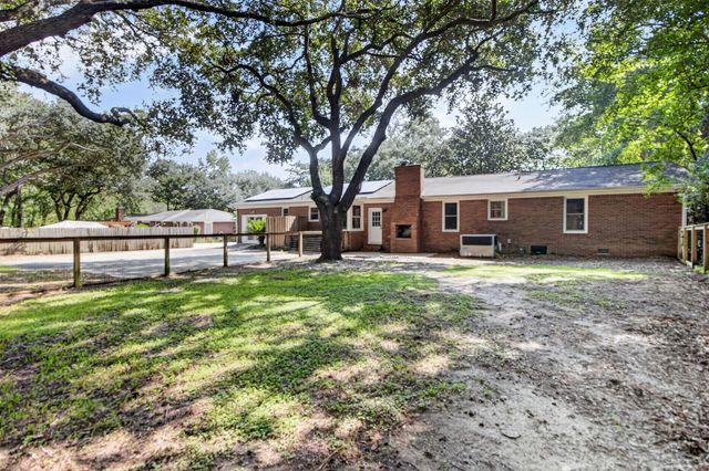 1070 Pine Street, Hanahan, SC 29410