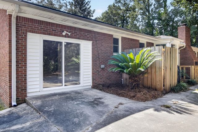 1070 Pine Street, Hanahan, SC 29410