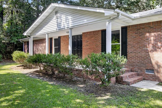 1070 Pine Street, Hanahan, SC 29410