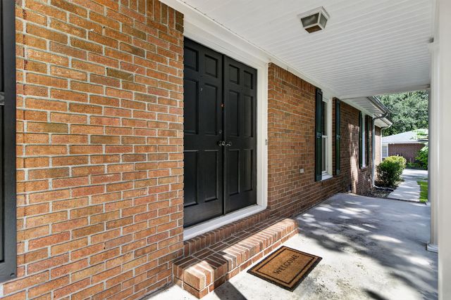 1070 Pine Street, Hanahan, SC 29410