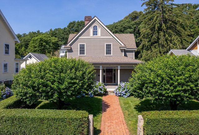 70 School Street, Manchester, MA 01944