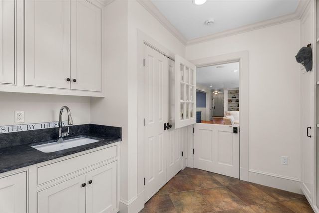 70 School Street, Manchester, MA 01944