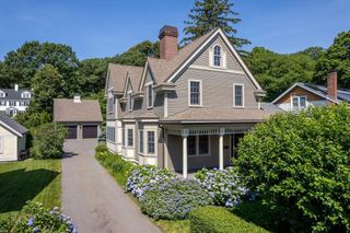 70 School Street, Manchester, MA 01944