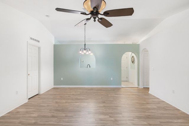 2575 SW 12th Sq Square SW, Vero Beach, FL 32968