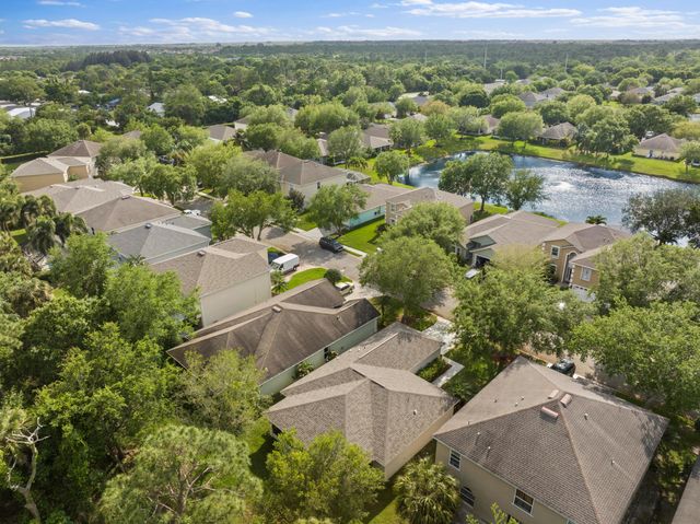 2575 SW 12th Sq Square SW, Vero Beach, FL 32968