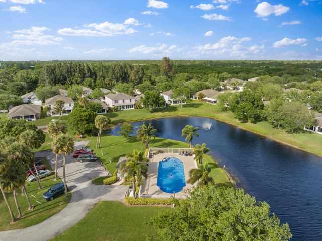 2575 SW 12th Sq Square SW, Vero Beach, FL 32968