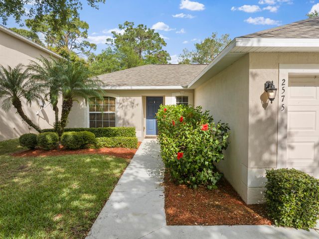 2575 SW 12th Sq Square SW, Vero Beach, FL 32968