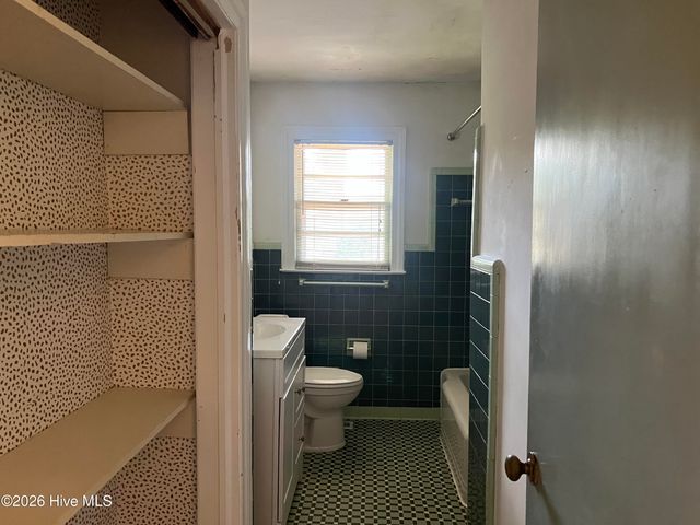 1607 E Berkley Road, Greenville, NC 27858