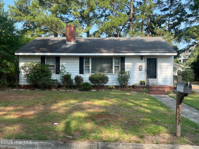 1607 E Berkley Road, Greenville, NC 27858