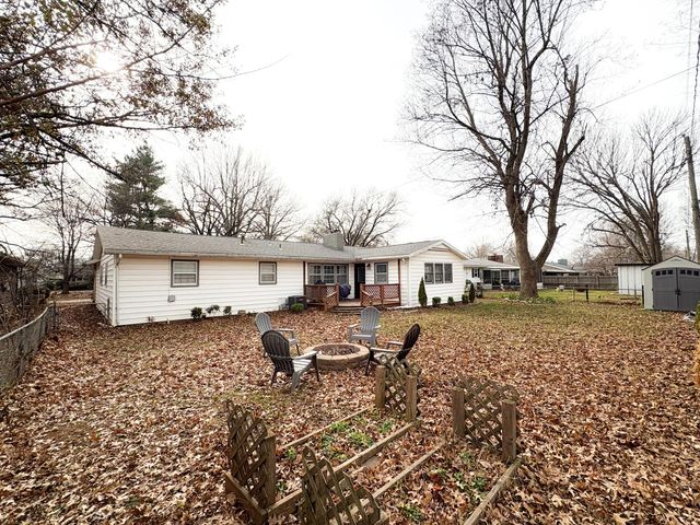 2011 E Rosebrier Street, Springfield, MO 65804