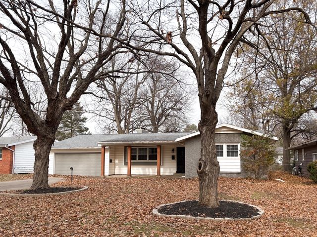 2011 E Rosebrier Street, Springfield, MO 65804