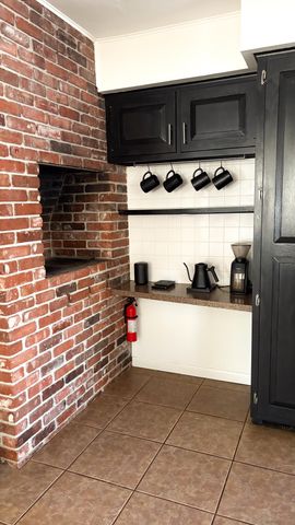 2011 E Rosebrier Street, Springfield, MO 65804