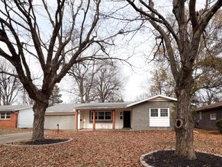 2011 E Rosebrier Street, Springfield, MO 65804