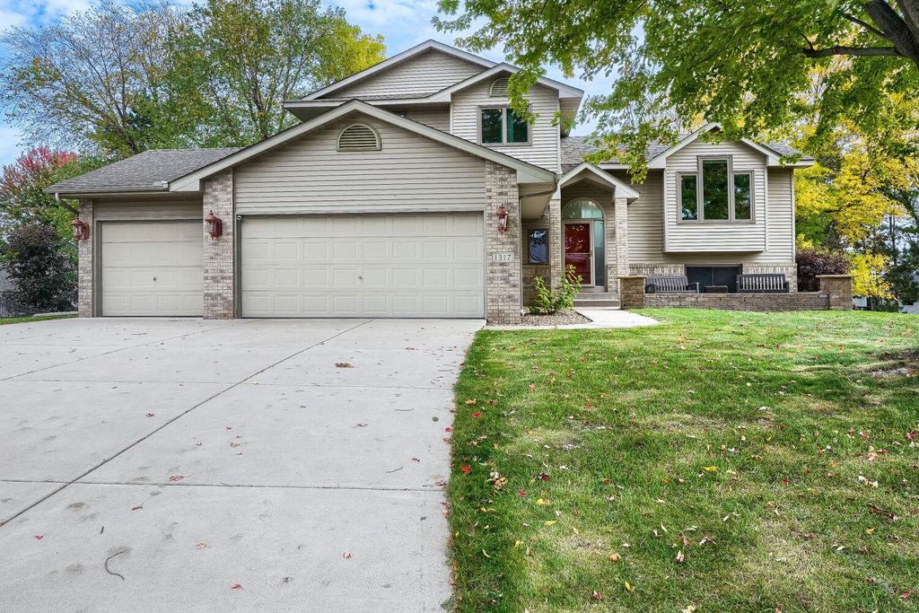 1317 Schooner Court, Woodbury, MN 55125 — exterior