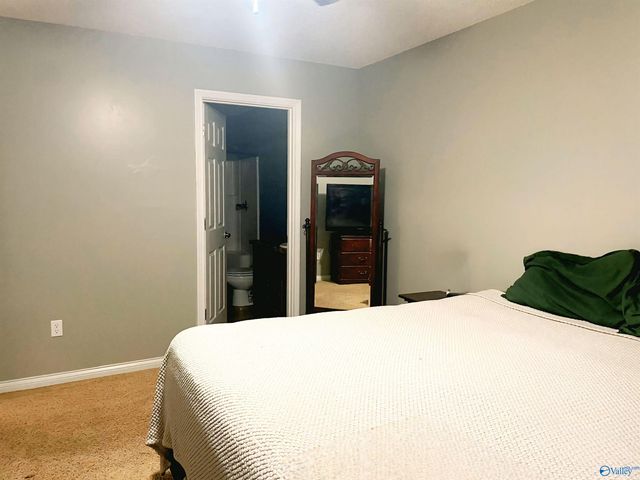 40 Walley Drive, Arab, AL 35016