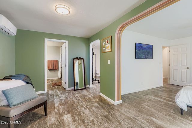 2210 E CAMBRIDGE Avenue, Phoenix, AZ 85006