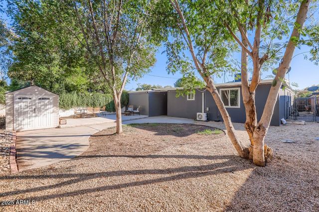2210 E CAMBRIDGE Avenue, Phoenix, AZ 85006