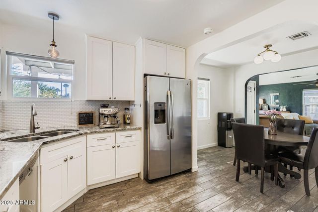 2210 E CAMBRIDGE Avenue, Phoenix, AZ 85006