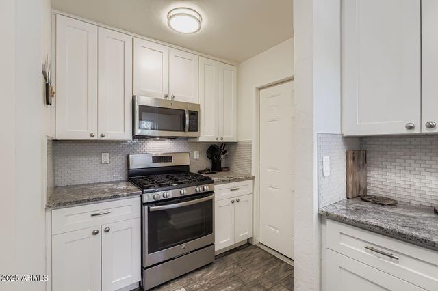 2210 E CAMBRIDGE Avenue, Phoenix, AZ 85006