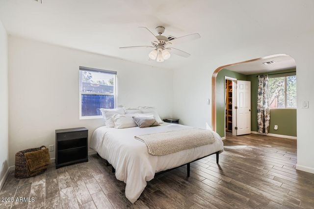 2210 E CAMBRIDGE Avenue, Phoenix, AZ 85006